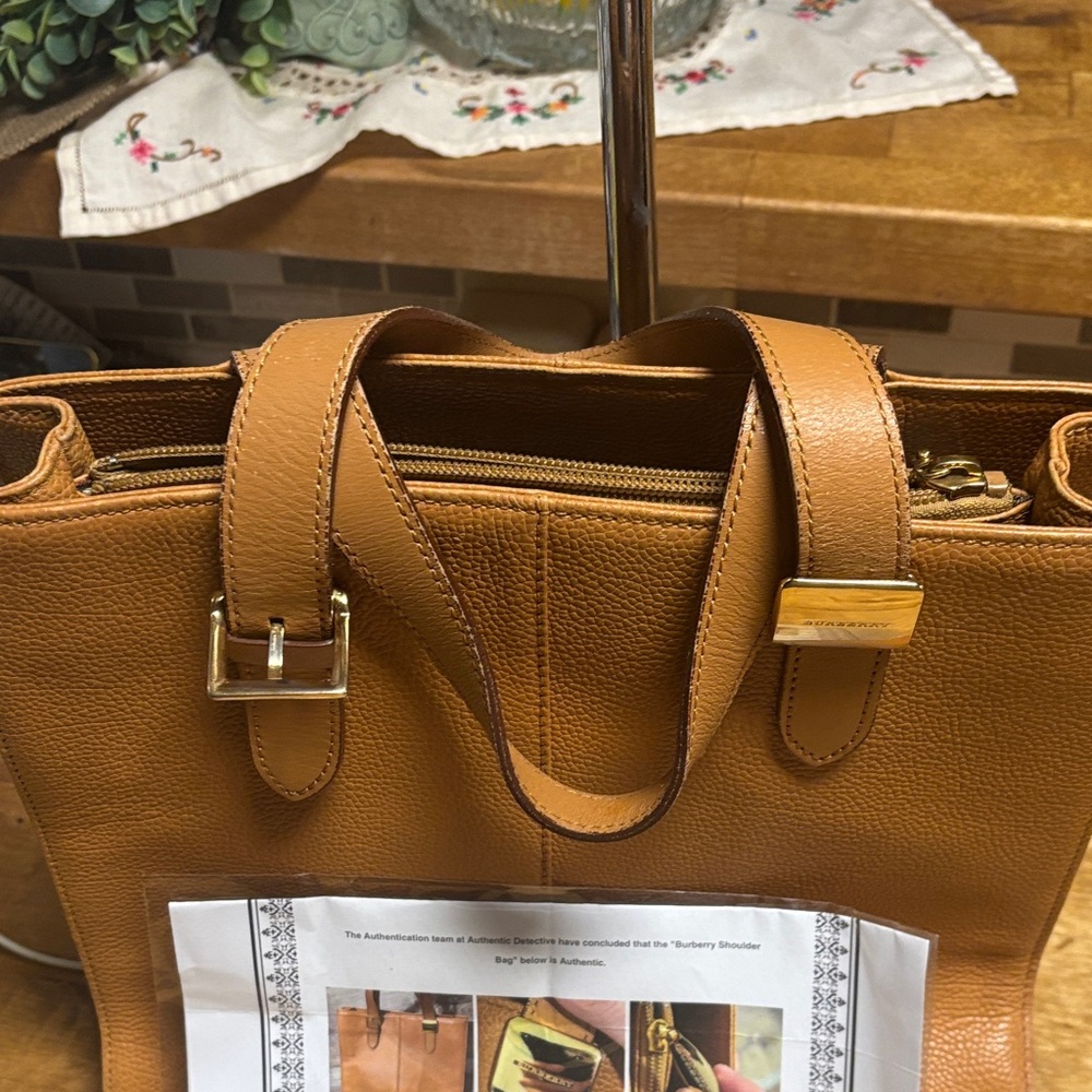 Burberry authentic  Brown Leather Shoulder Bag Free COA included - Picture 2 of 13